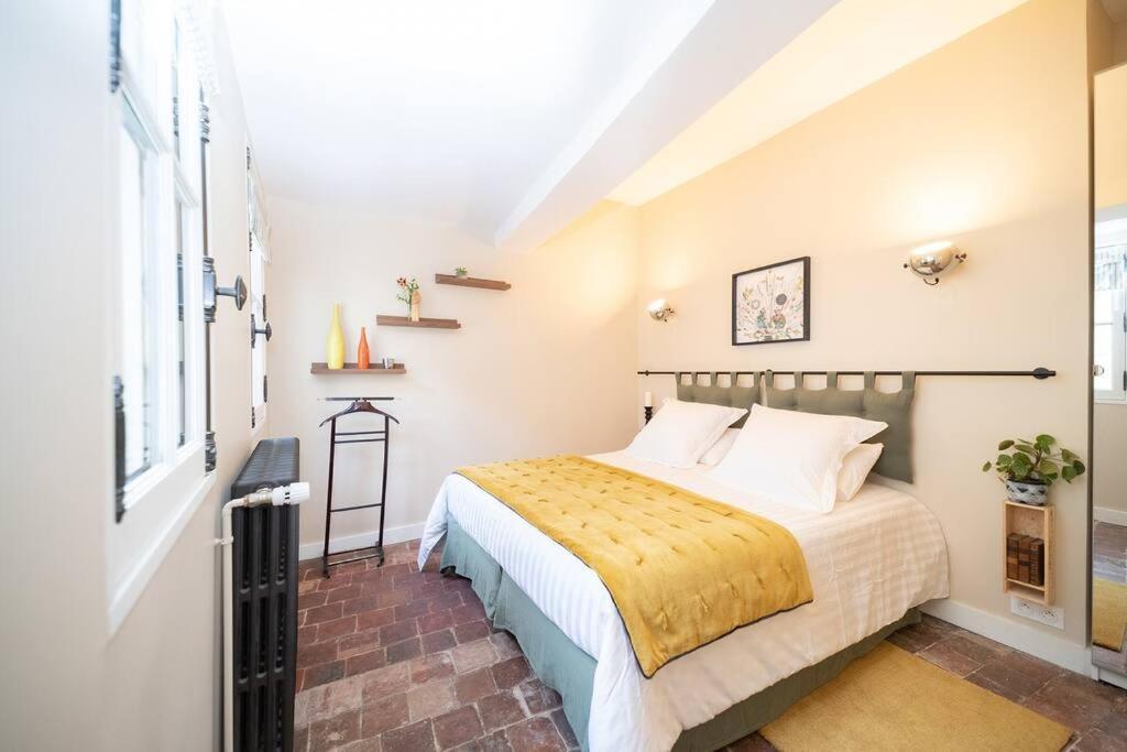 Maison Des Pilastres Au Coeur D'Auxerre Bagian luar foto
